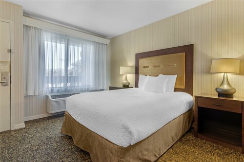 Гостиница Best Western Plus Big America в Санта-Марии
