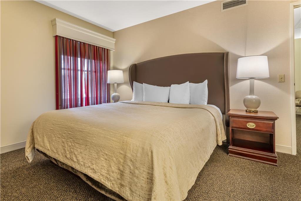 Фото Best Western Plus The Normandy Inn & Suites