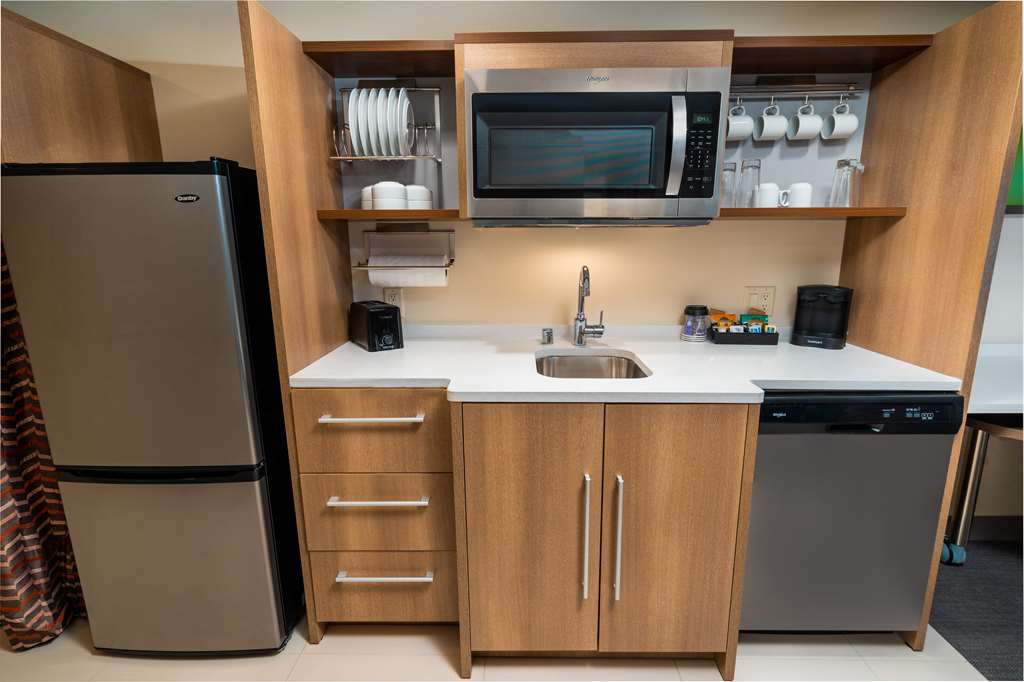 Фото Home2 Suites by Hilton Bakersfield