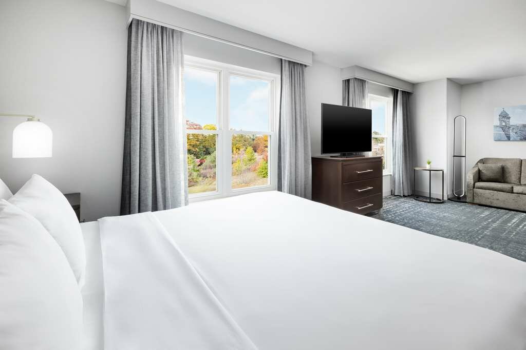 Фото Homewood Suites by Hilton Manchester/Airport