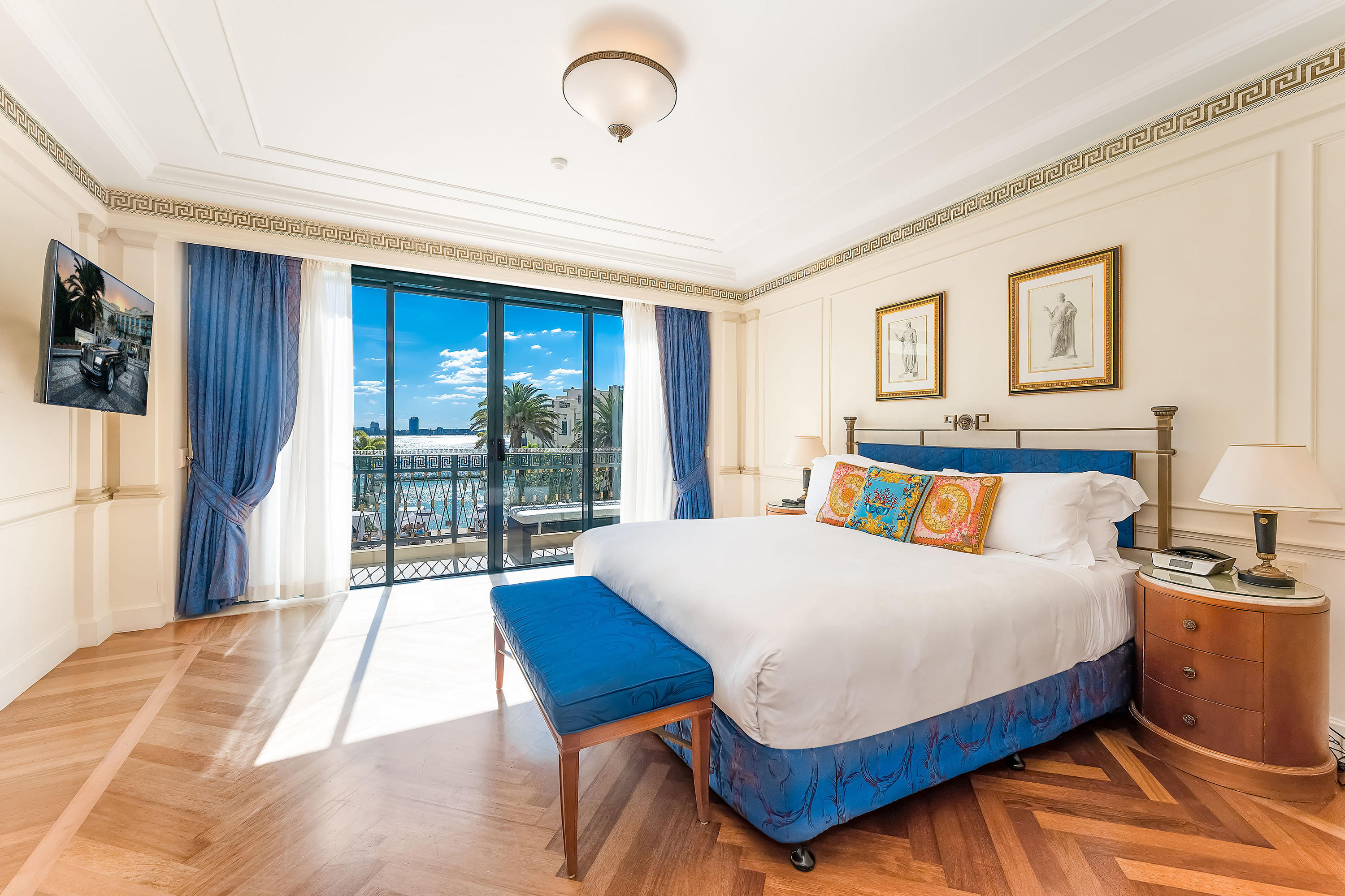 Фото Imperial Hotel Gold Coast