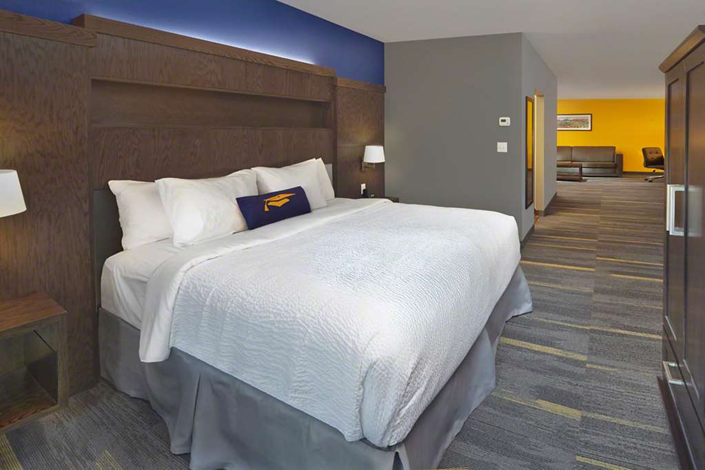 Фото Scholar Morgantown, Tapestry Collection by Hilton
