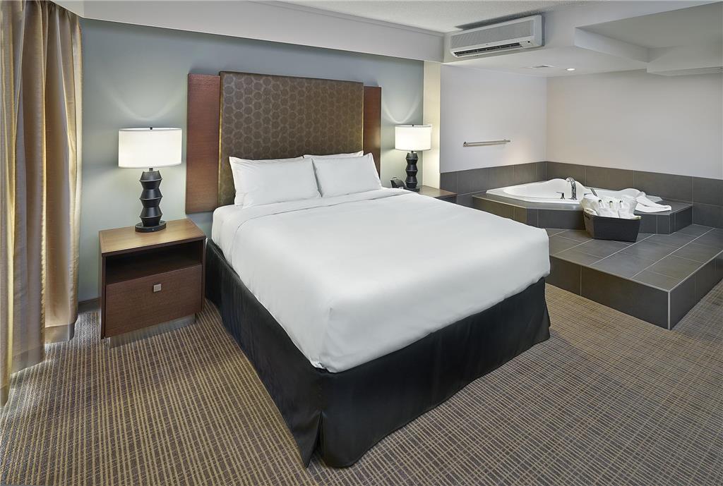 Фото DoubleTree by Hilton Hotel & Conference Centre Regina