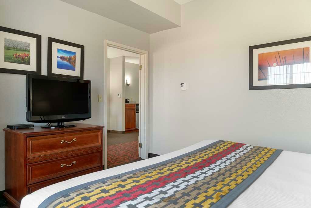 Фото Best Western Executive Inn & Suites
