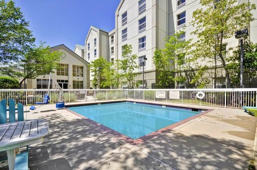 Гостиница Hampton Inn & Suites Memphis-Shady Grove в Мемфисе