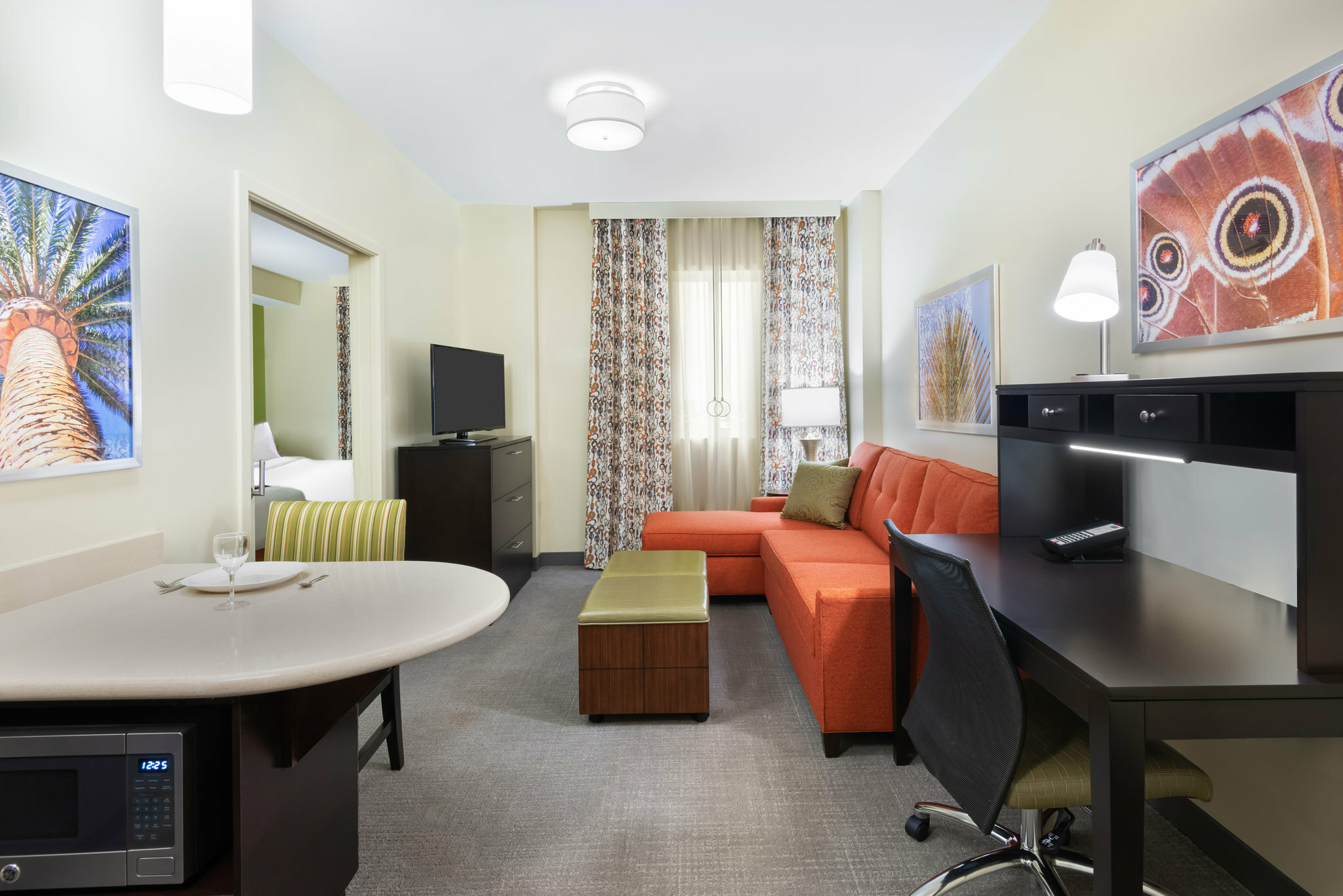 Фото Staybridge Suites Miami International Airport, an Ihg Hotel