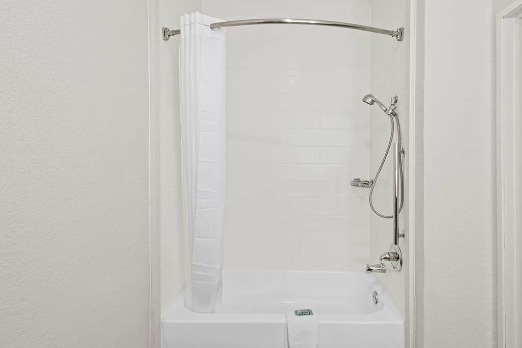 Фото Best Western Worlds of Fun Inn & Suites