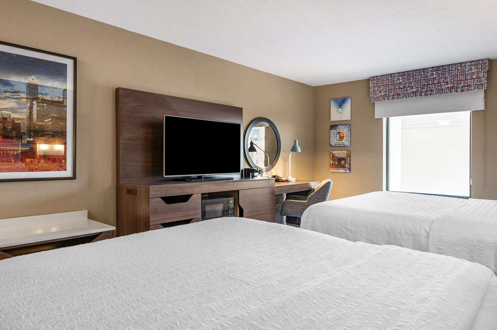 Фото Hampton Inn Greenfield