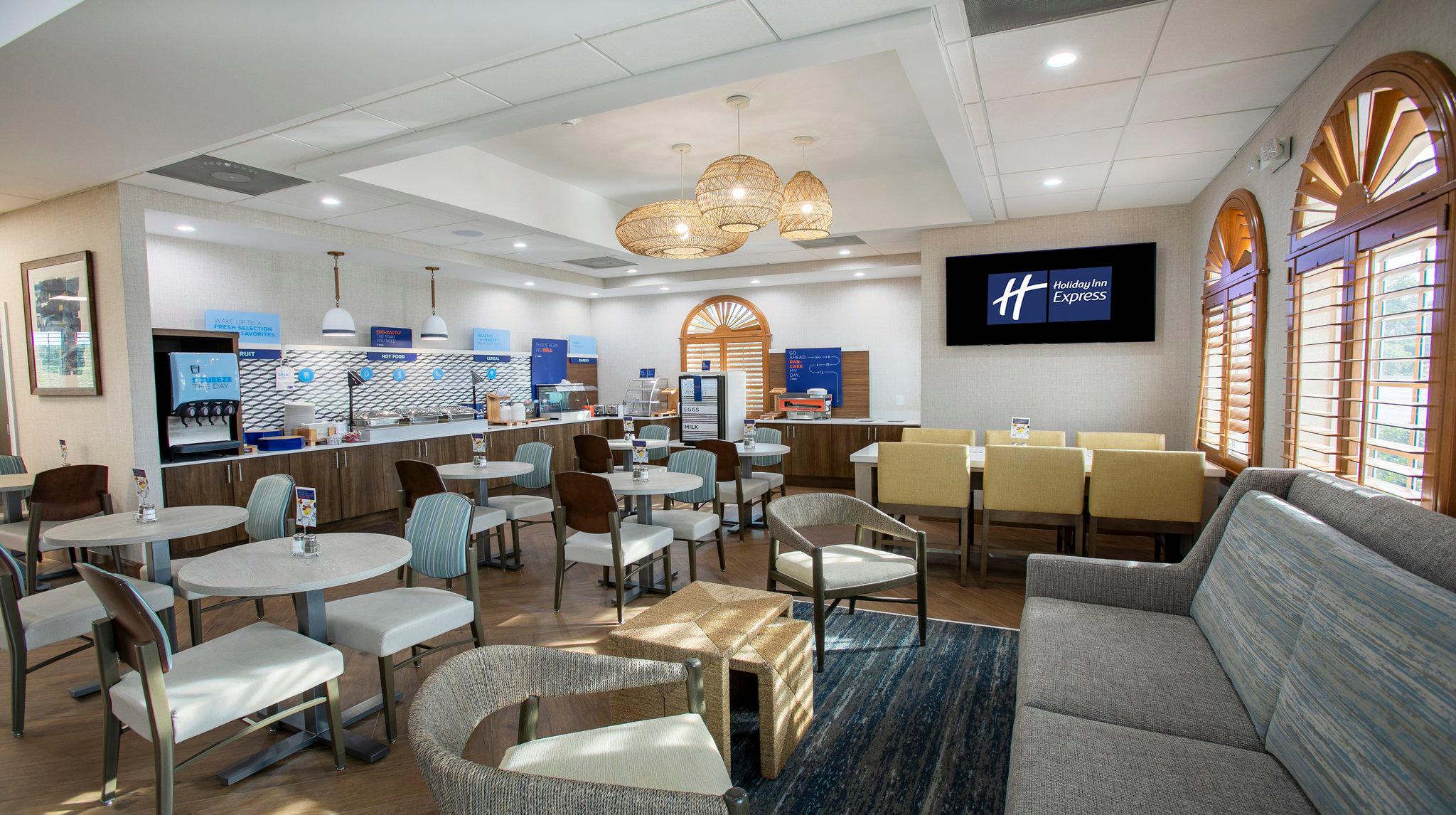 Фото Holiday Inn Express North Palm Beach-Oceanview, an Ihg Hotel