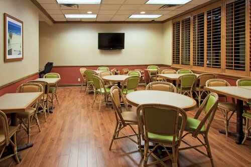 Гостиница Holiday Inn Express North Palm Beach-Oceanview, an Ihg Hotel в Джуно Бич