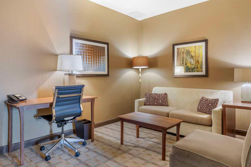 Фото Best Western Premier Boulder Falls Inn