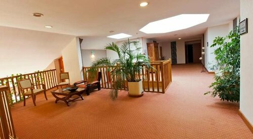 Гостиница Citotel Du Circuit в Невере