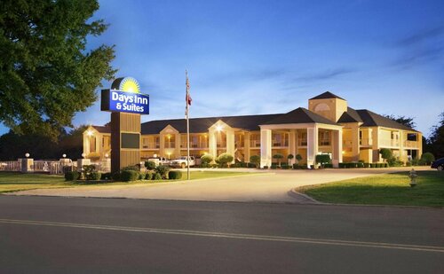 Гостиница Days Inn & Suites by Wyndham Stuttgart в Статгарте