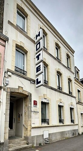Гостиница Hôtel Le Tiburon в Шербур-Октевиле