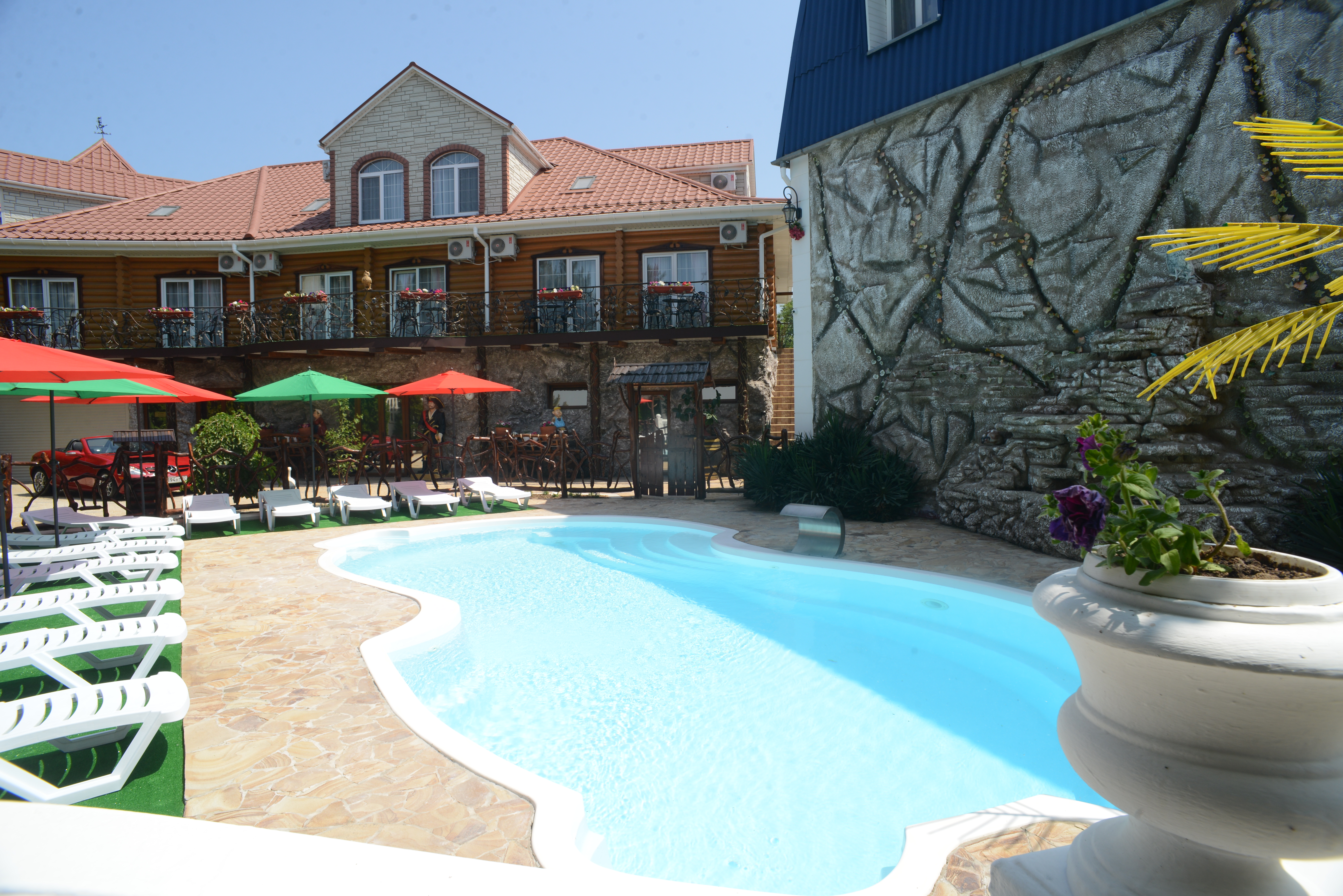 Фото отеля 2