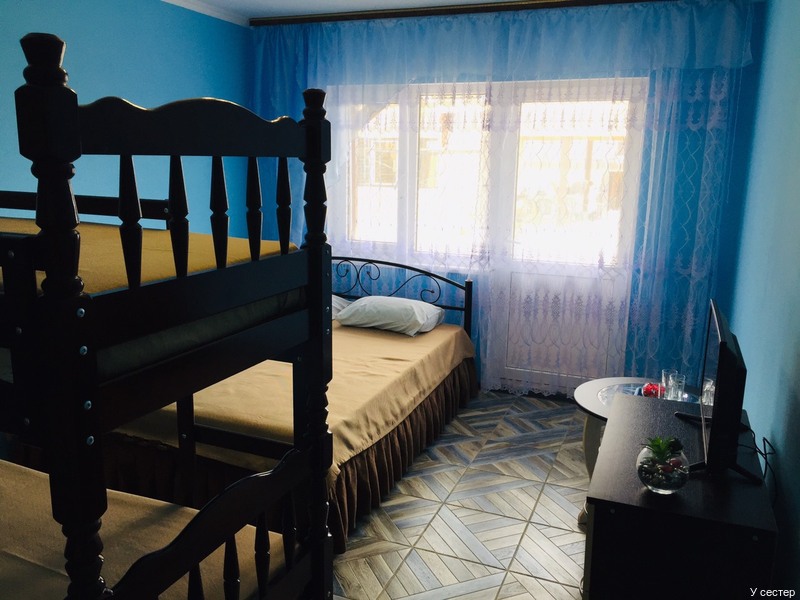 Фото У сестер