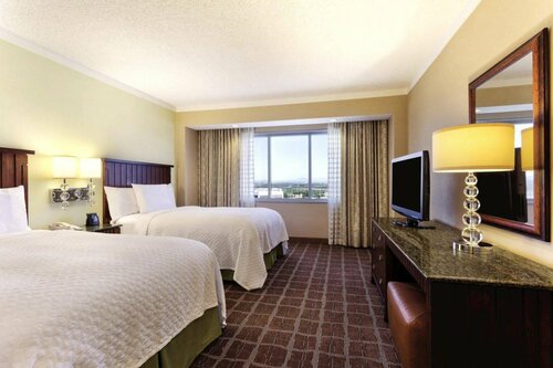 Внешний вид отеля Embassy Suites by Hilton San Diego La Jolla в Сан-Диего, фото 3