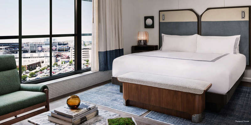 Фото 1 Hotel Toronto