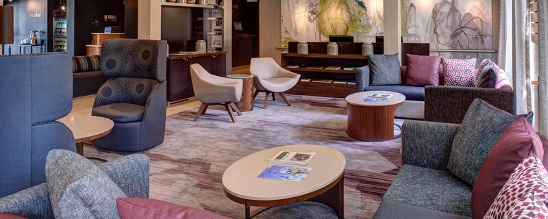 Фото Courtyard by Marriott Des Moines West Clive