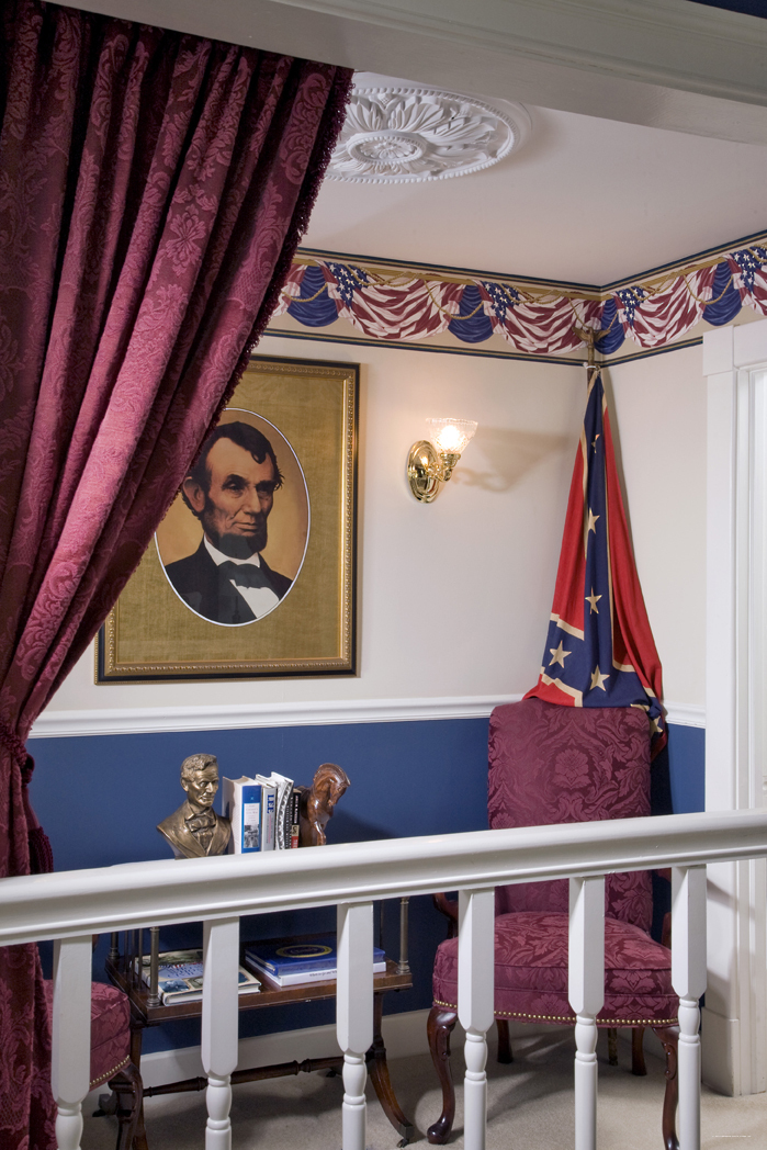 Фото A Williamsburg White House