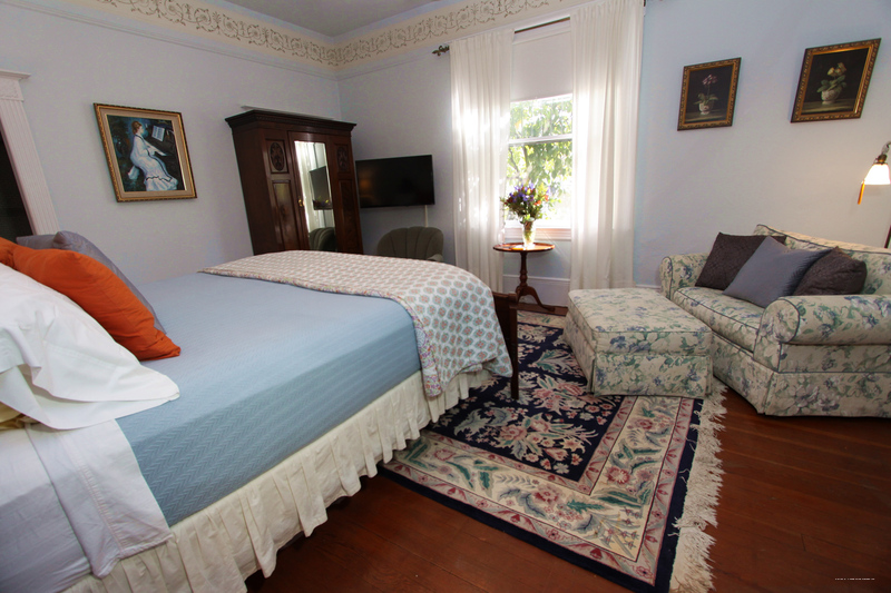 Фото Kelley & Young Wine Garden Inn