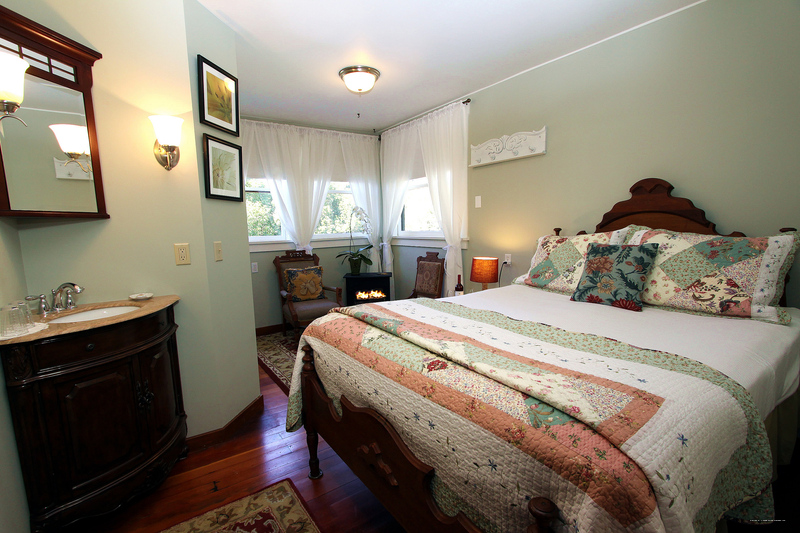 Фото Kelley & Young Wine Garden Inn