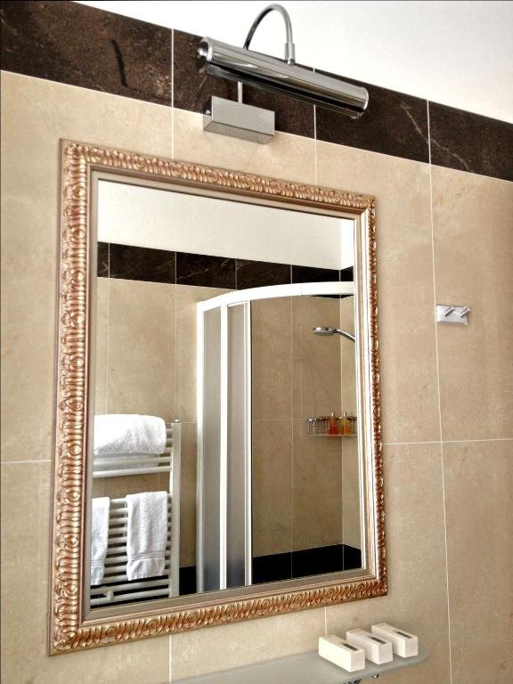 Фото World Hotel Casati 18