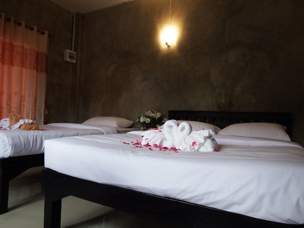 Фото Pon-Pon & Nuan-La-Or