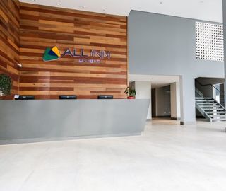 Фото Plaza Inn Week Inn