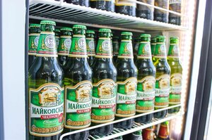 Firmenny magazin Pivzavoda Maykopsky (Maykop, Shkolnaya ulitsa, 160) ، متجر بيع البيرة