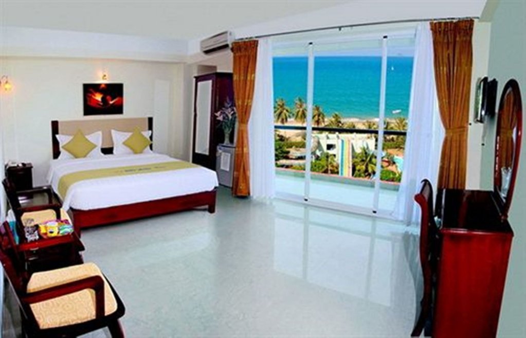 Фото Golden Lotus Hotel