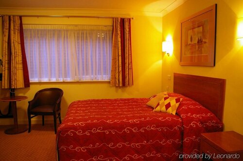 Гостиница Red Lion Hotel в Бейзингстоке