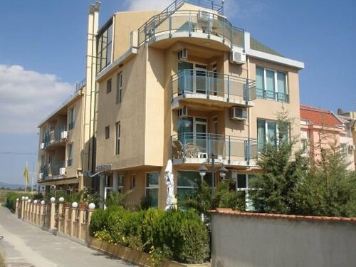 Гостиница Riviera Fort Complex в Равде