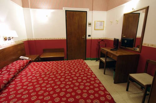 Фото Hotel Iris Crillon