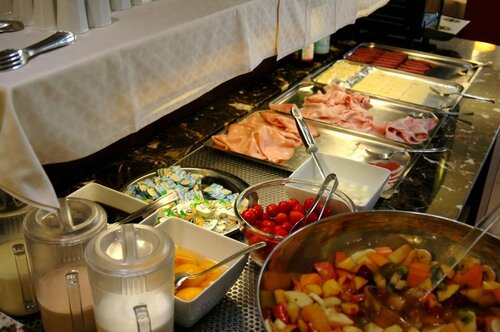 Внешний вид отеля Hotel Capri в Бардолино, фото 4