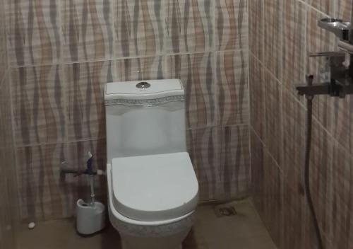 Фото First Laurel Hotel & Suites