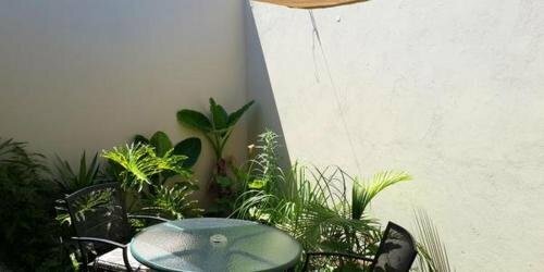 Гостиница Eagle Rock Executive Guest House в Кемптон-Парке