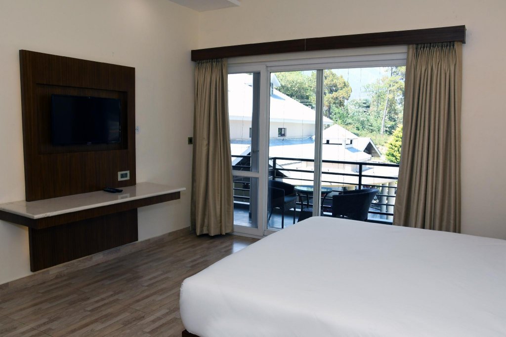 Фото Mastiff Villa Camellia - A Tea Estate Hotel