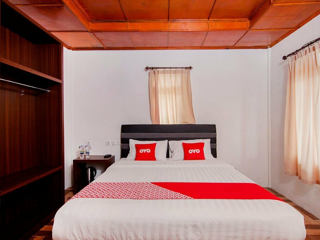 Hotel Oyo 1812 Dg Inn, North Sumatra, photo