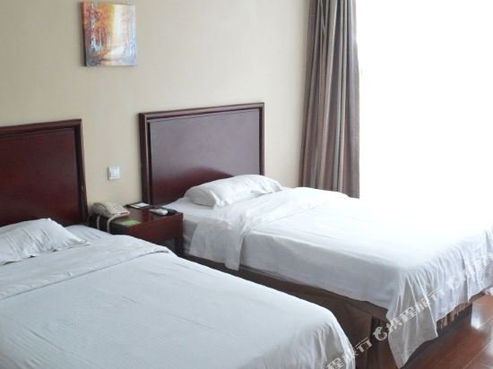 Фото GreenTree Inn Shandong Qingdao Jiaozhou Sanlihe Park Express Hotel