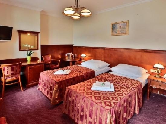 Фото Hotel Arkada