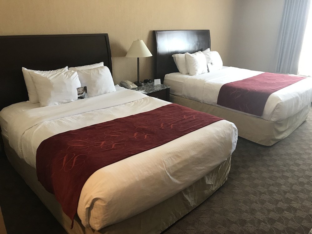 Фото Comfort Inn & Suites