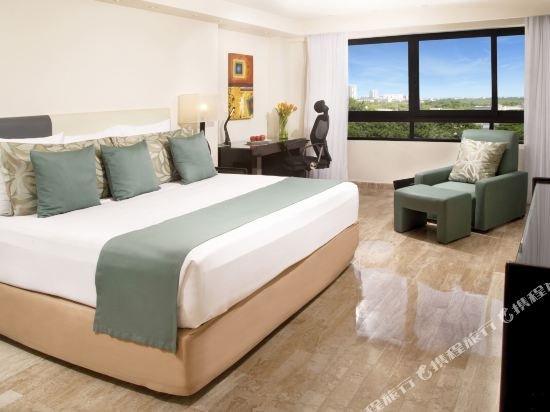 Фото Smart Cancun by Oasis