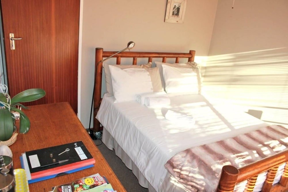 Фото Sues B&b in Bothasig