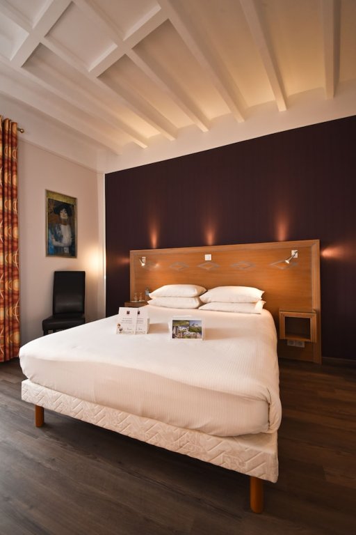 Фото Hôtel Moderne