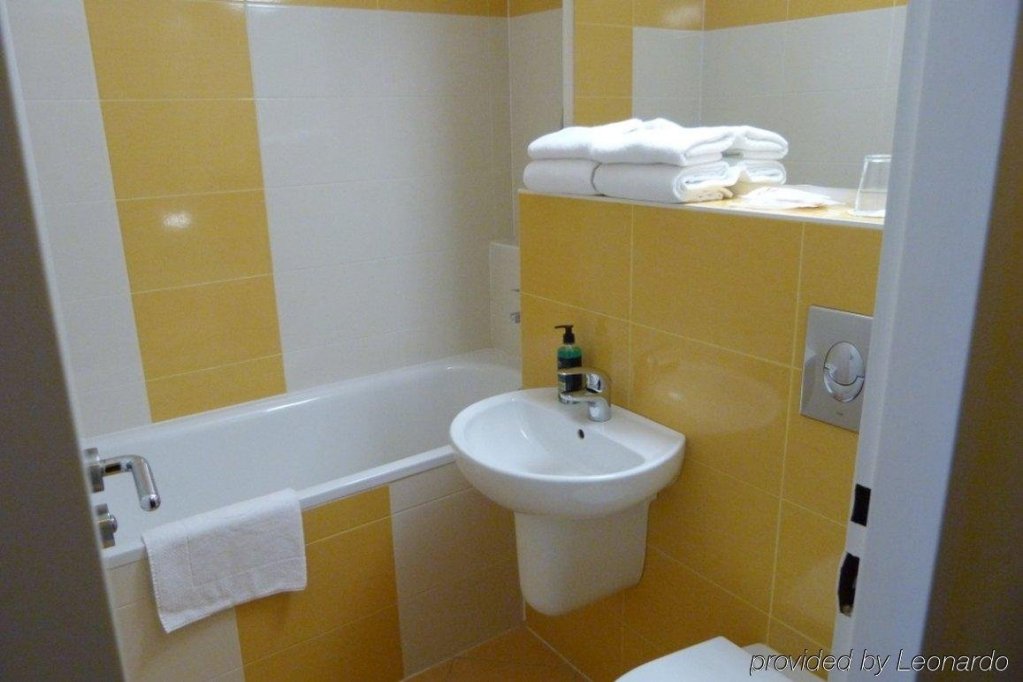 Фото Hotel Bratislava