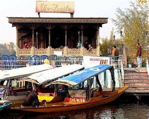 De-Laila House Boats