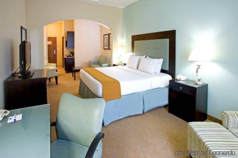 Фото Holiday Inn Express Hotel & Suites Victoria, an Ihg Hotel