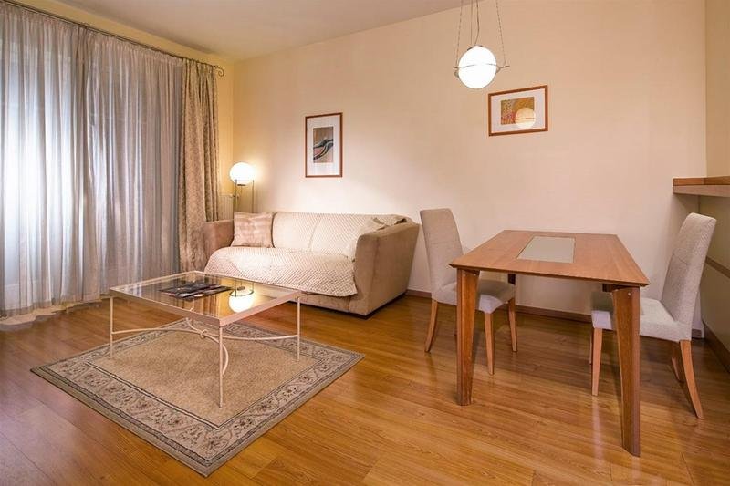 Фото Mamaison Residence Izabella Budapest