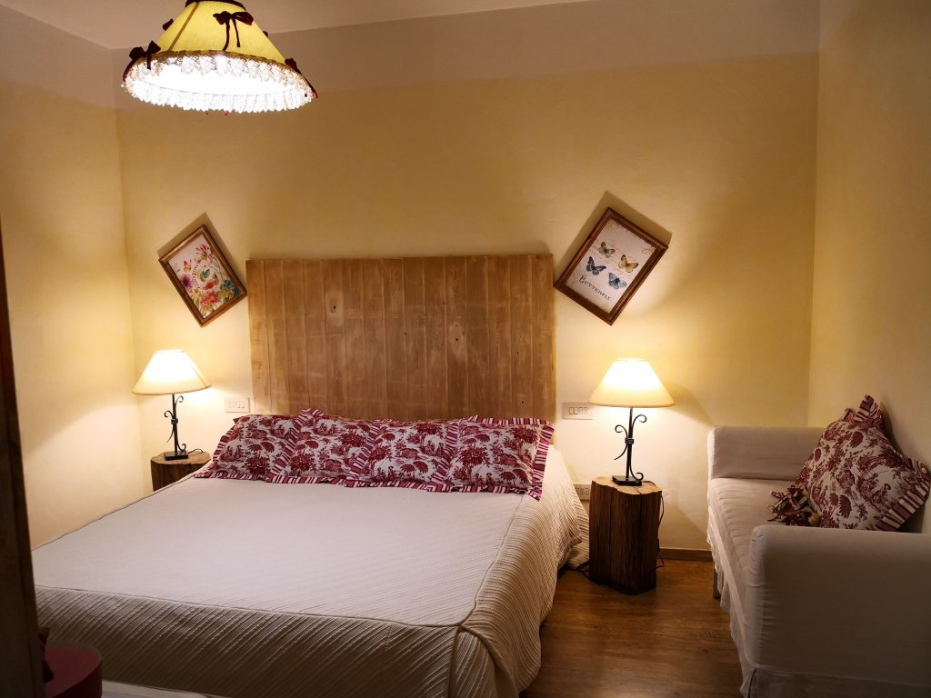 Фото White House Luxury Hospitality